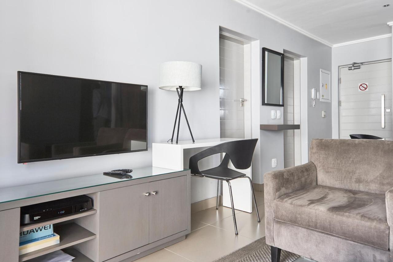 The Residency Hurlingham Йоханесбург Екстериор снимка